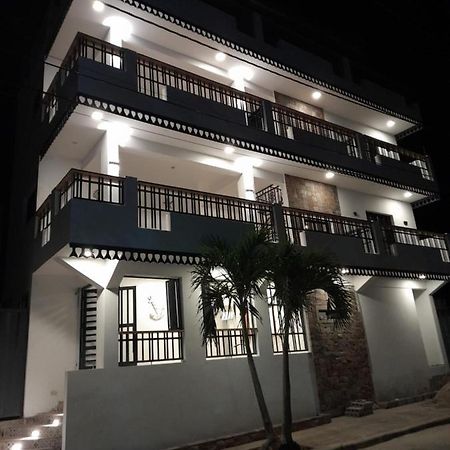 Hostal Marina Samana Eksteriør billede