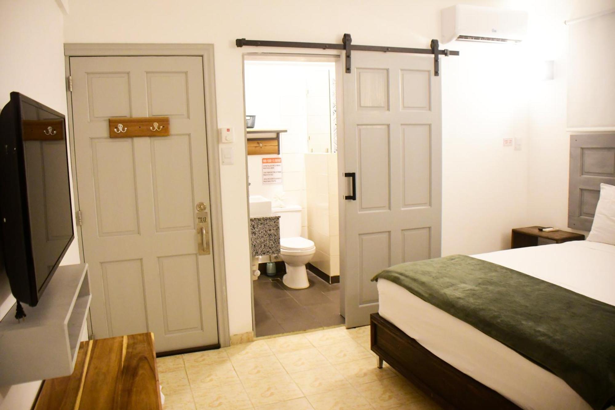 Hostal Marina Samana Eksteriør billede