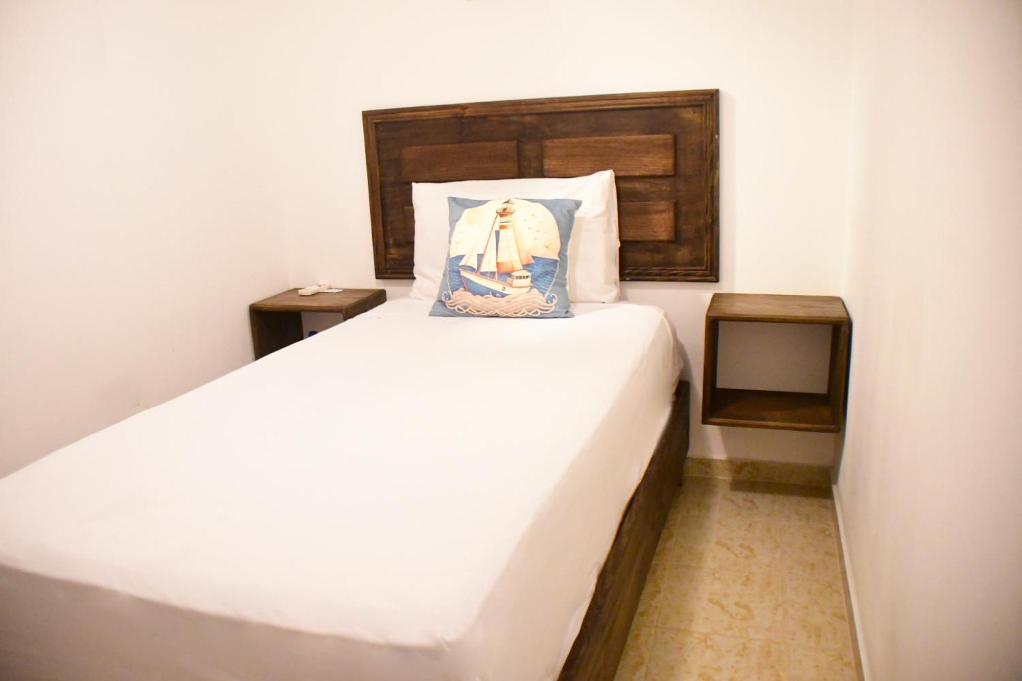 Hostal Marina Samana Eksteriør billede