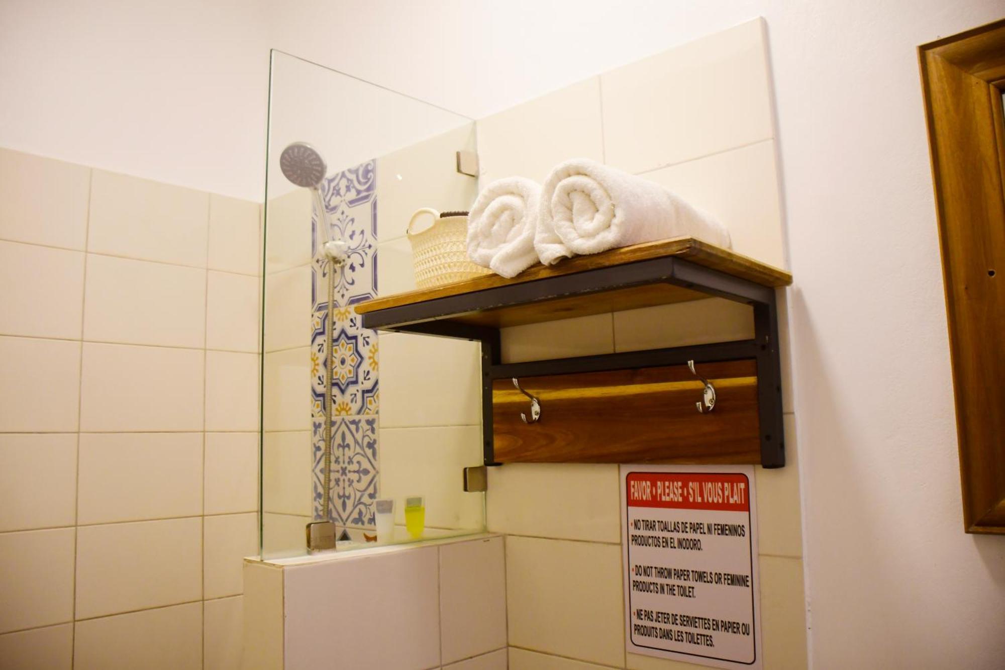 Hostal Marina Samana Eksteriør billede
