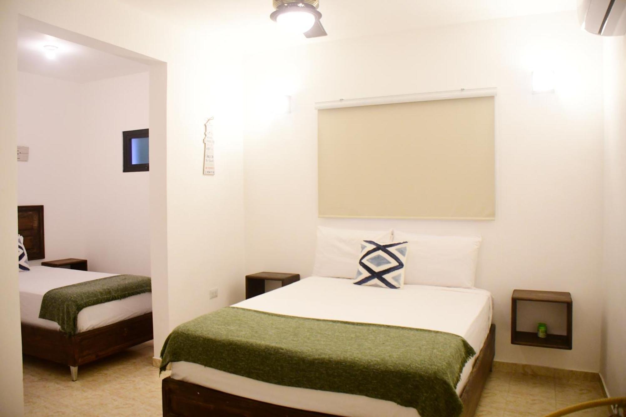Hostal Marina Samana Eksteriør billede
